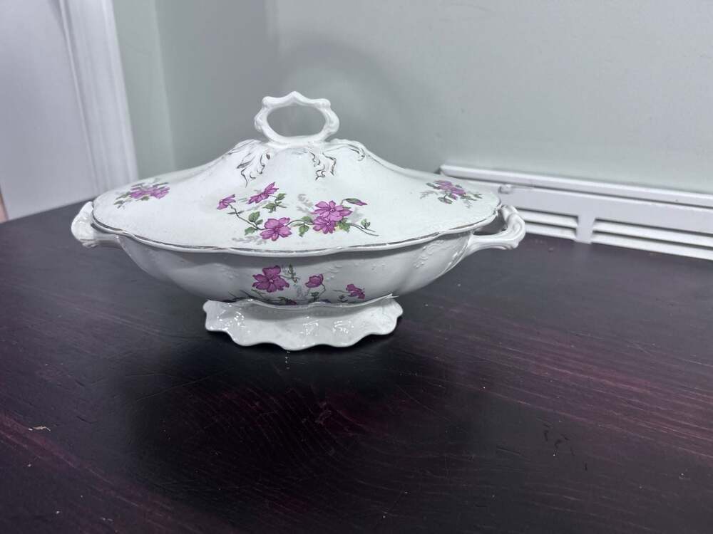 Eureka China Oval Covered Vegetable Serving Bowl w/ Floral Pattern
